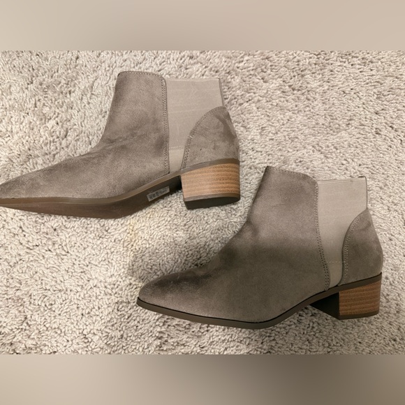 Cityclassified Women's Suede Ankle Boots - Light taupe - Picture 1 of 3